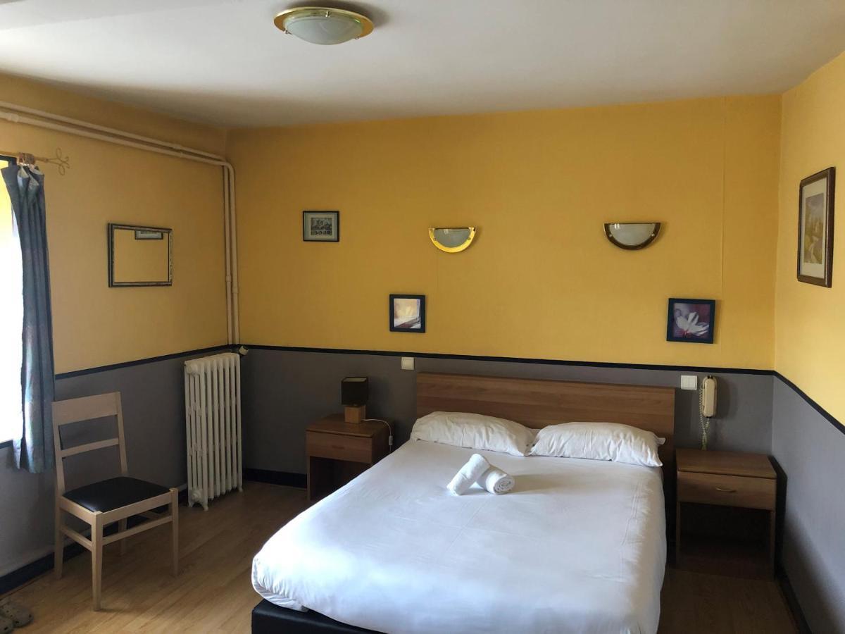 Logis Hostellerie Du Cheval Blanc Сент-Мор-де-Тур Экстерьер фото