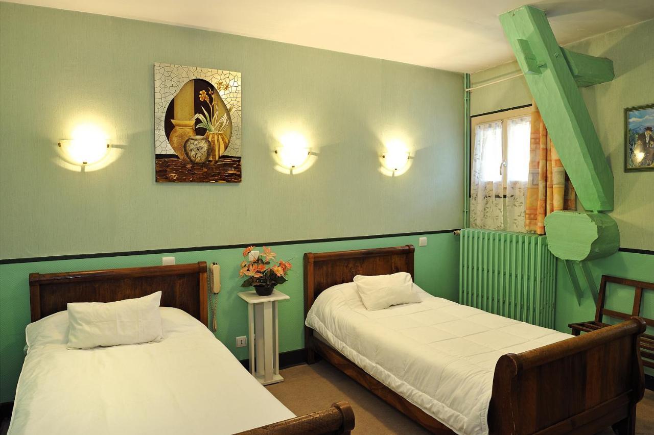 Logis Hostellerie Du Cheval Blanc Сент-Мор-де-Тур Экстерьер фото