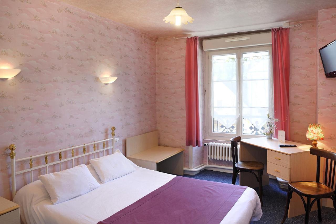 Logis Hostellerie Du Cheval Blanc Сент-Мор-де-Тур Экстерьер фото