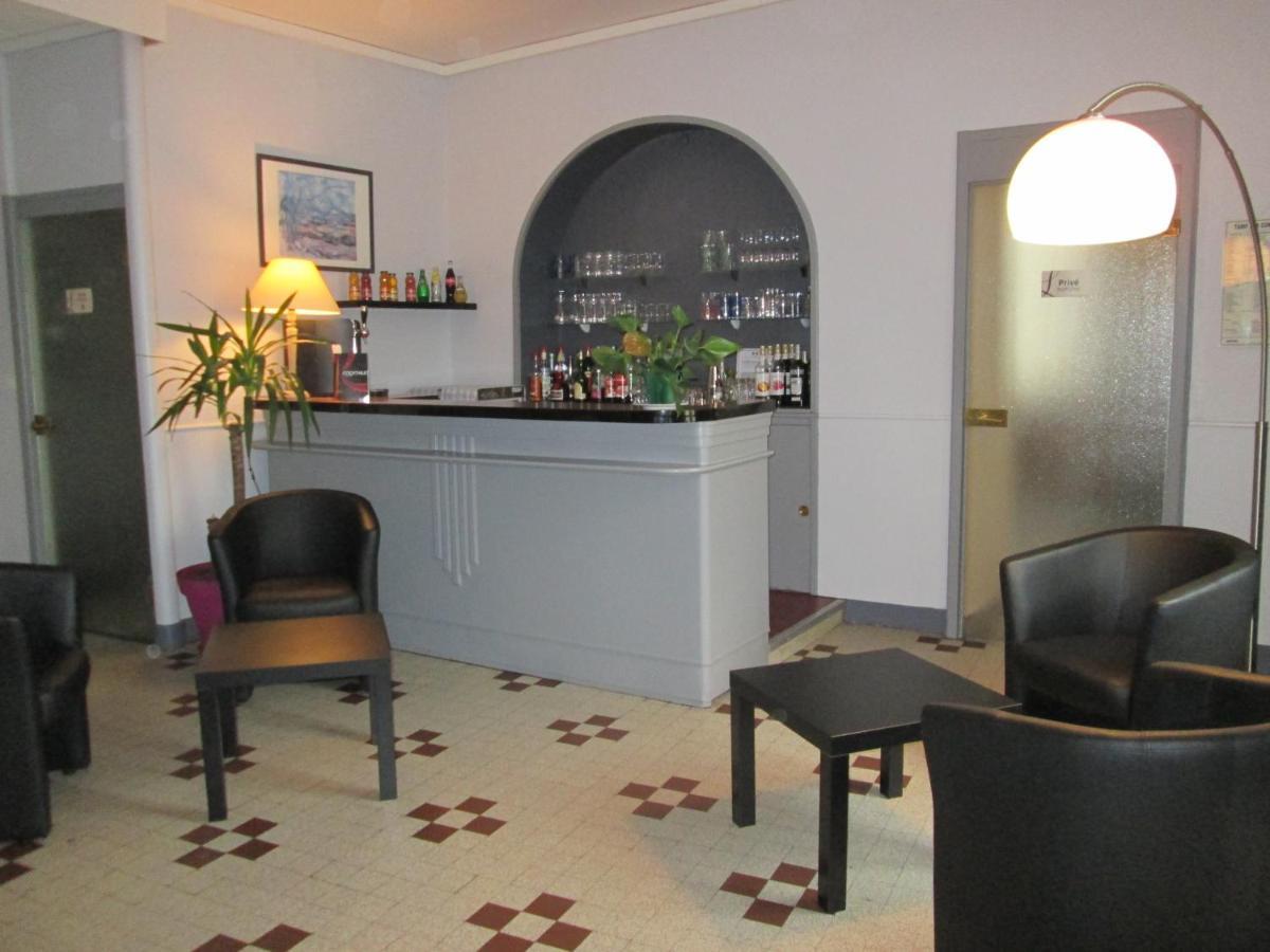 Logis Hostellerie Du Cheval Blanc Сент-Мор-де-Тур Экстерьер фото