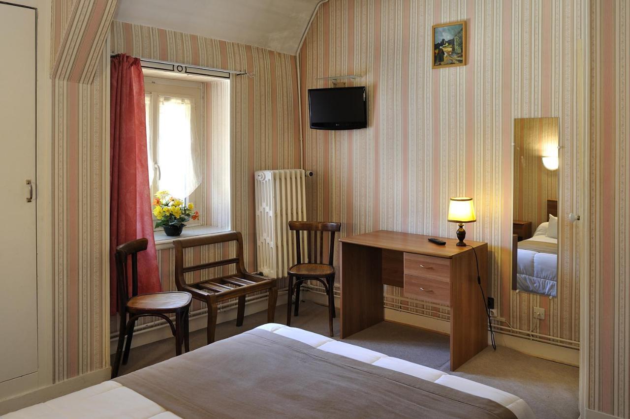 Logis Hostellerie Du Cheval Blanc Сент-Мор-де-Тур Экстерьер фото