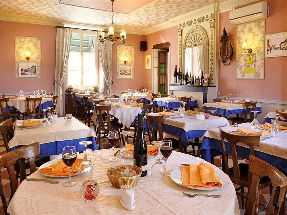 Logis Hostellerie Du Cheval Blanc Сент-Мор-де-Тур Экстерьер фото