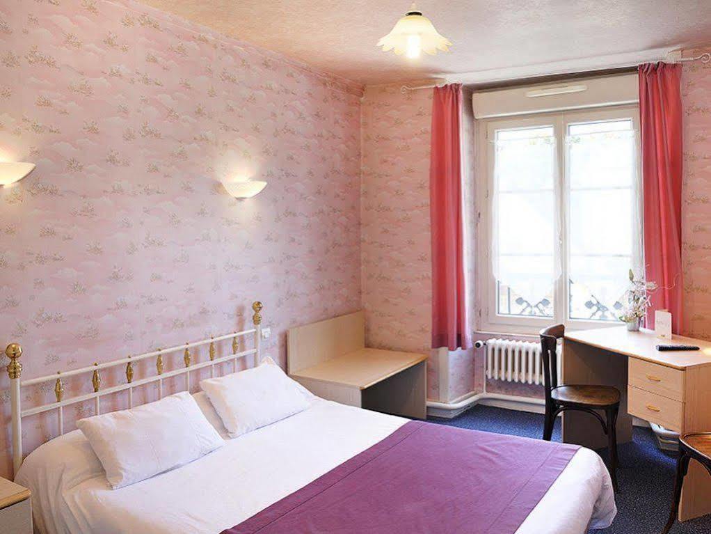 Logis Hostellerie Du Cheval Blanc Сент-Мор-де-Тур Экстерьер фото